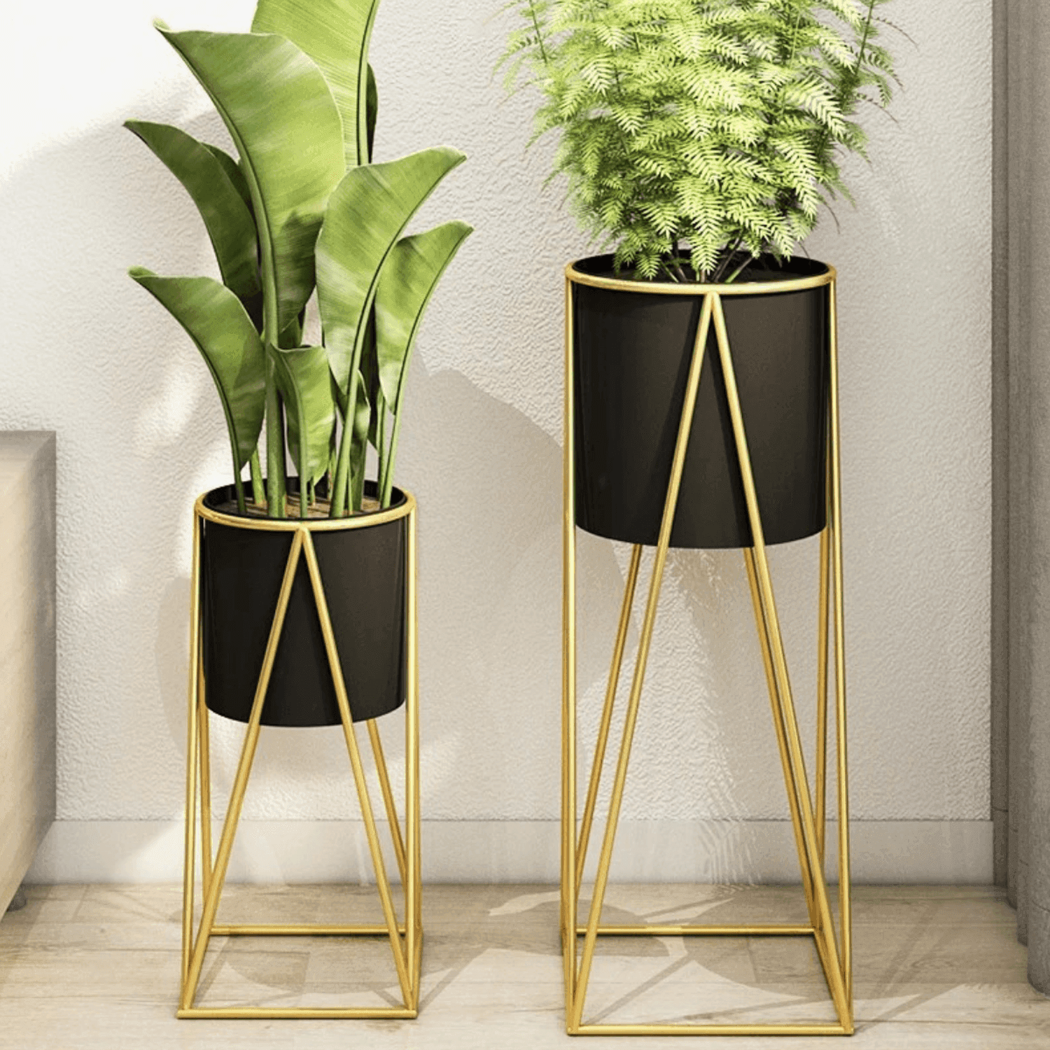 Set 2 Porta Maceteros Pedestal Igual Tamaño Negro Dorados - Fliperex