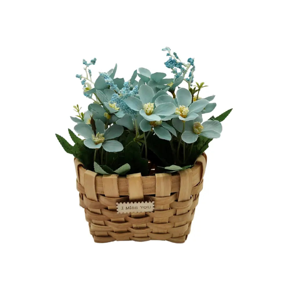 Planta Artificial Macetero Estilo Mimbre Flores Celestes - Fliperex