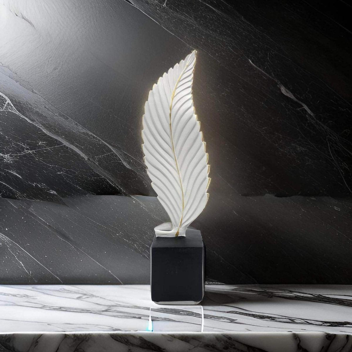 Figura Adorno De Hoja Blanca Decorativa En Resina Moderna S - Fliperex