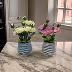 Planta Artificial Macetero a Rayas Con Rosas Decorativas - Fliperex