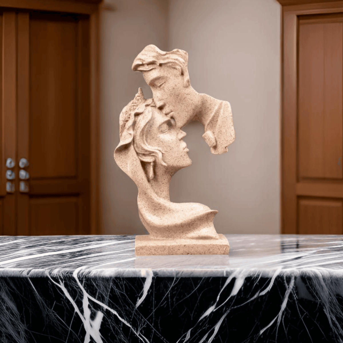 Escultura Adorno Beso De Resina Abstracta Moderna Arenisca - Fliperex