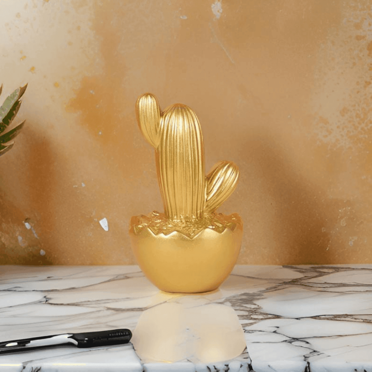 Adorno Cactus De Resina Dorado Decoracion Mesa Oficina D3 - Fliperex