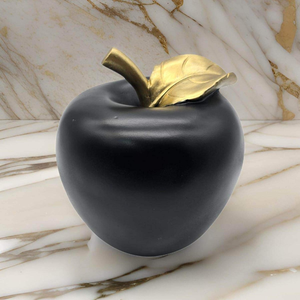 Figura Adorno De Manzana Negra Decorativa En Resina Moderna - Fliperex